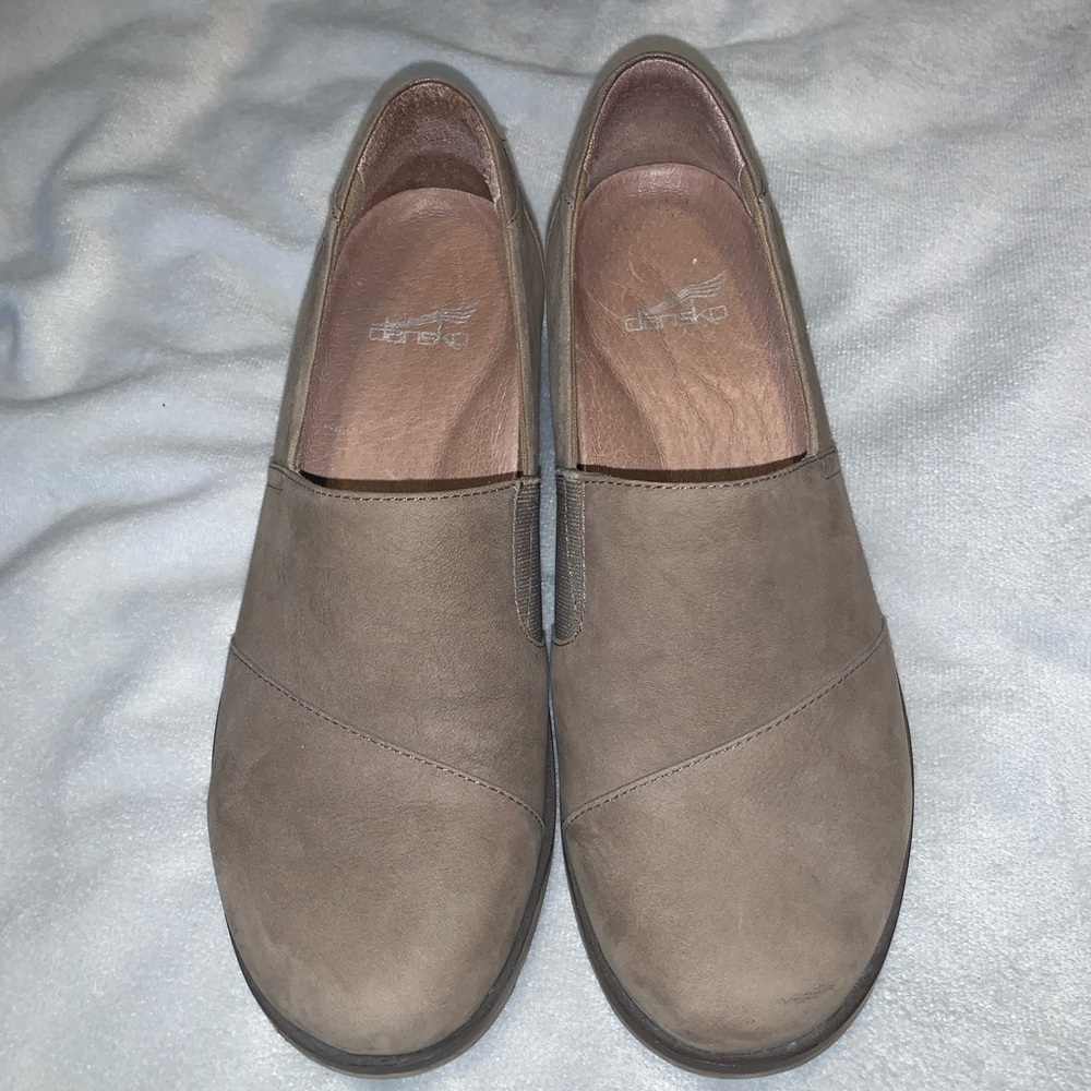 Dansko mushroom brown Taupe Slip-On comfort Shoes round toe size 36 leather